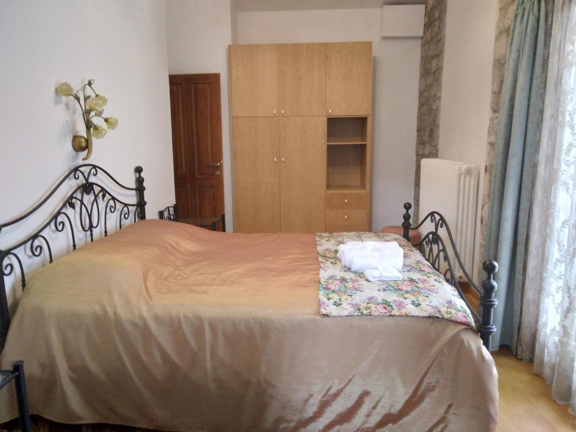 Xenios Petritis Apartment Livadeia Exterior photo